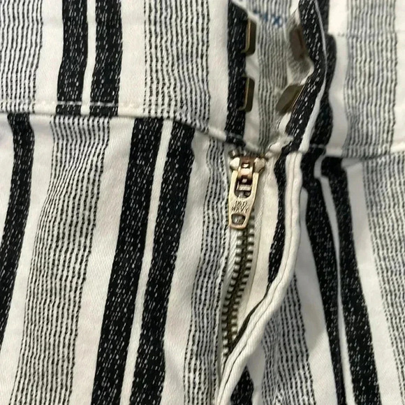 Old Navy pixie mid rise shorts size 0 - Picture 5 of 5